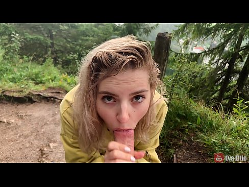 ❤️ Jente svelger cum etter en offentlig blowjob - Eva Elfi Sludder hos oss ☑